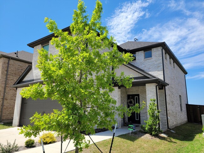 Building Photo - 2401 Green River Rd