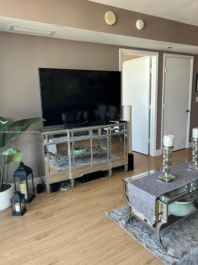 Building Photo - 50 Biscayne Blvd