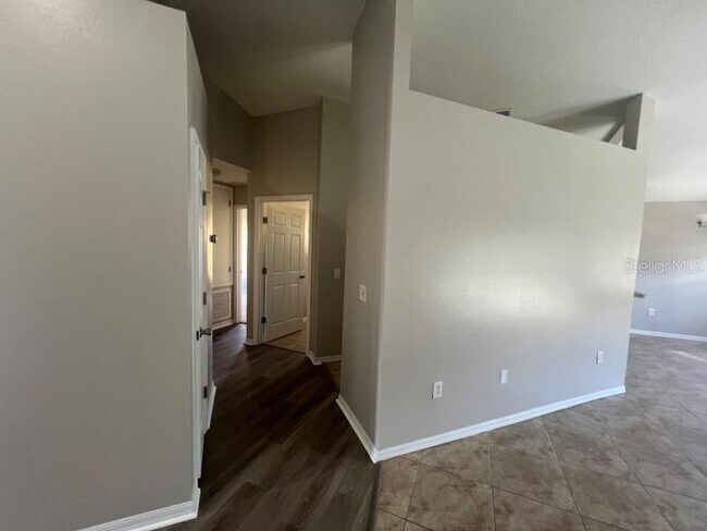 Building Photo - 30936 Burleigh Dr