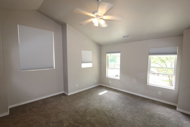 Building Photo - 504 S O'Leary St