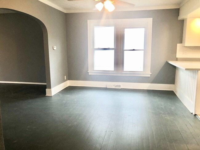 Building Photo - Charming Completely Remodeled Home!