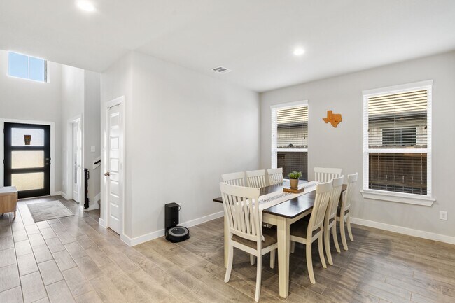 Building Photo - 8114 Vida Costa Dr