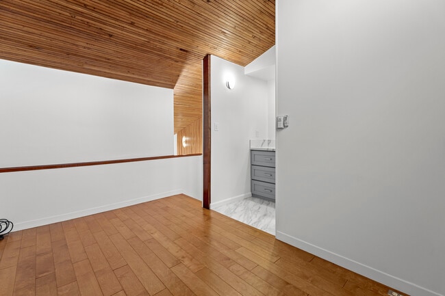 Building Photo - 267 S Church Ln