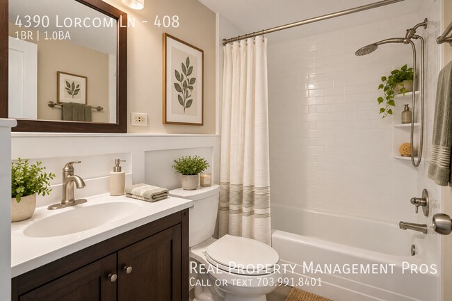 Building Photo - 4390 Lorcom Ln
