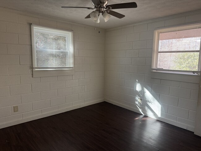 Building Photo - 1780 N Hl St Ext