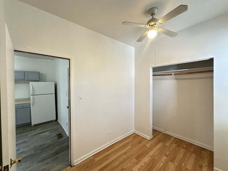 Building Photo - 1717 N Kimball Ave