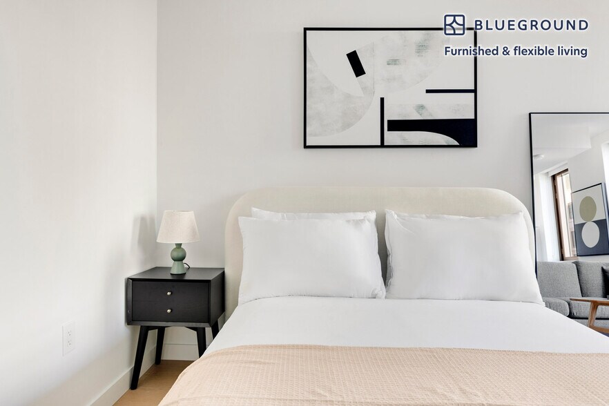 Building Photo - 478 Kent Ave