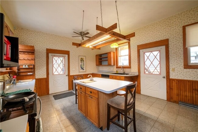 Building Photo - 41 Chapel St