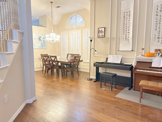 Building Photo - 9724 Wolf Creek Dr