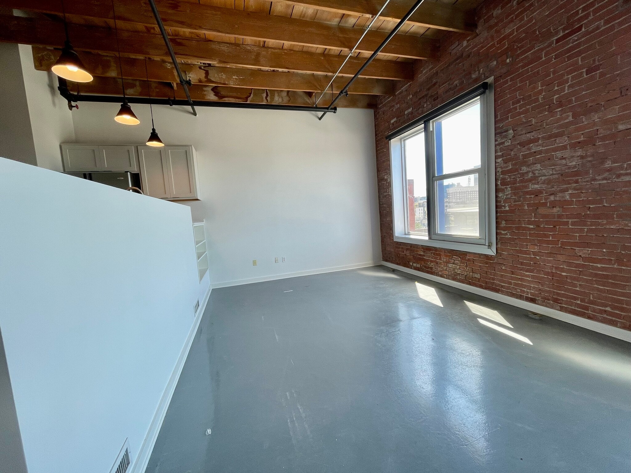 Building Photo - 1803 Wyandotte St