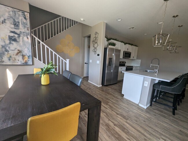 Dining Area - 4391 W Federal Way