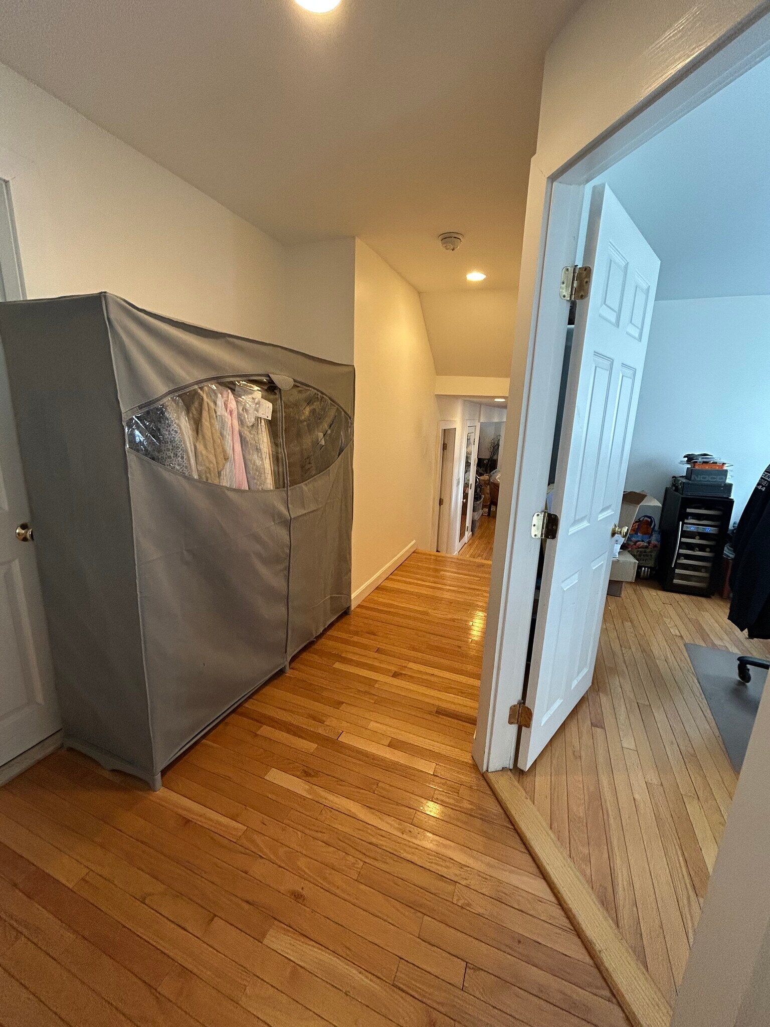 Building Photo - 22 Broadlawn Park