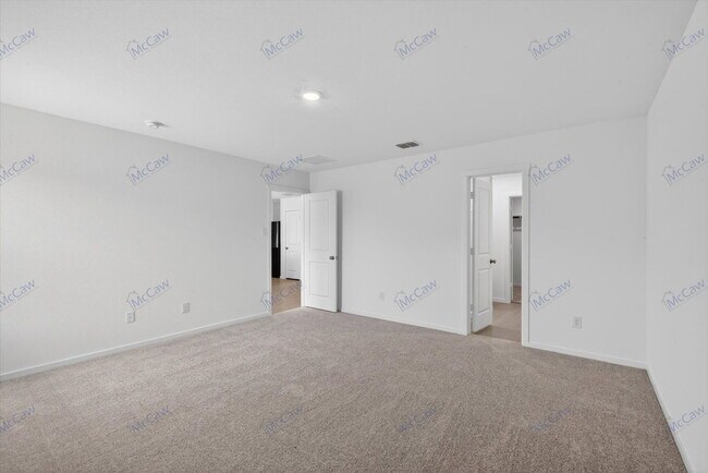 Building Photo - 639 Montclair Ave