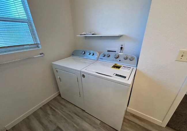 Building Photo - 314 E Ermina Ave