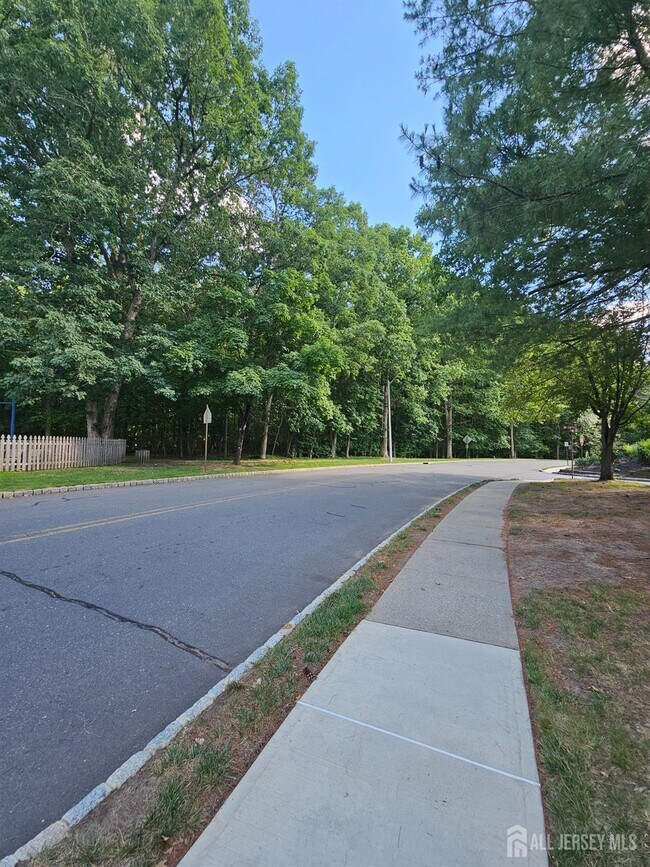 Building Photo - 2809 Ridgefield Ct