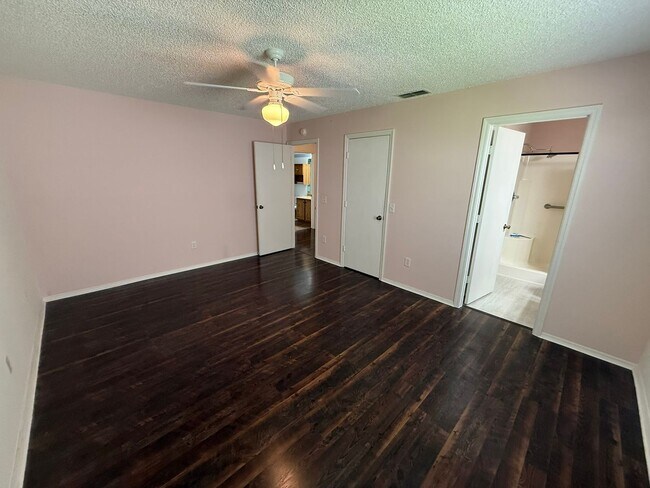 Building Photo - 2829 Burgos Dr