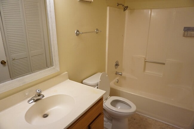 Building Photo - 2505 Flint Dr