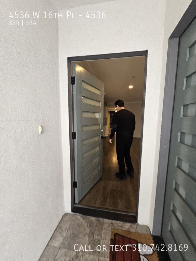 Building Photo - 4536 W 16th Pl