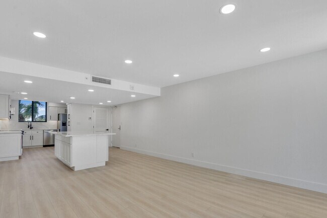 Building Photo - 200 Ocean Trail Way