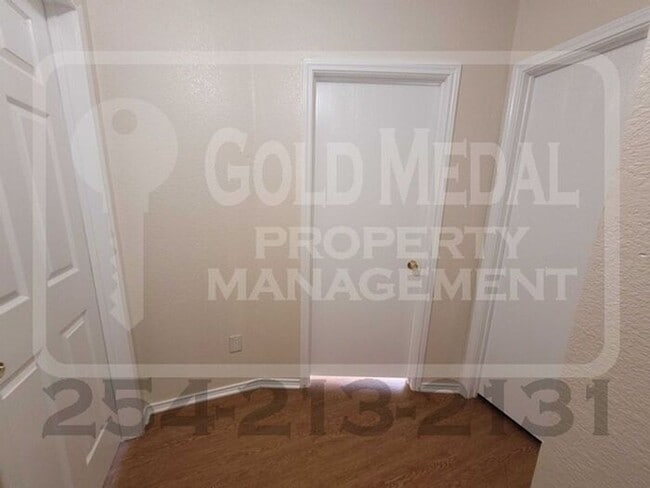 Building Photo - Charming 3-bed, 2-bath fourplex located in southwest Killeen. - Now available for rent!