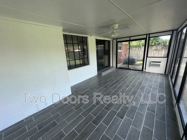 Building Photo - 5208 Mackleman Dr