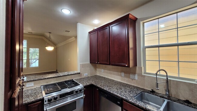 Building Photo - 3410 Cline St