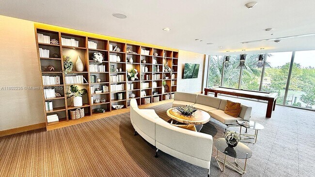Building Photo - 16385 Biscayne Blvd
