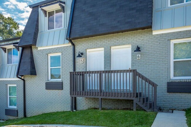 Building Photo - 4405 Delashmitt Rd