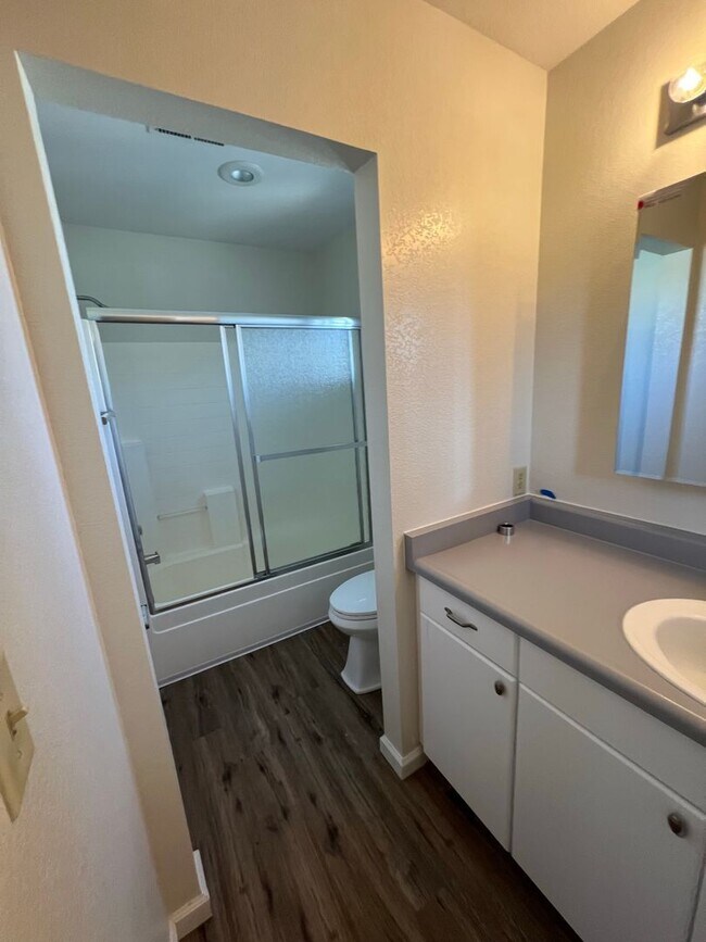 Building Photo - 3315 Smith Dr