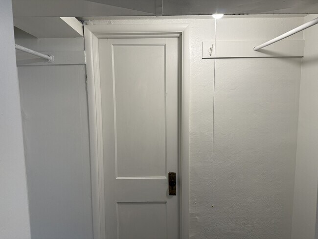 Building Photo - 167 W 300 N