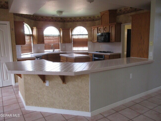 Building Photo - 2030 Paseo Del Prado Dr