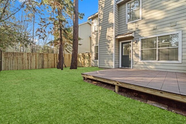 Building Photo - 122 S Walden Elms Cir