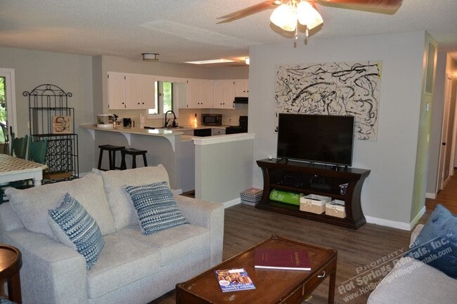 Building Photo - Lake DeSoto Area | Home |Unfurnished