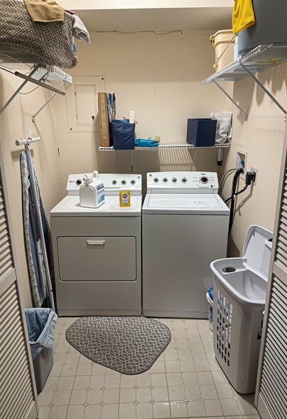 Building Photo - 1328 W Lombard St