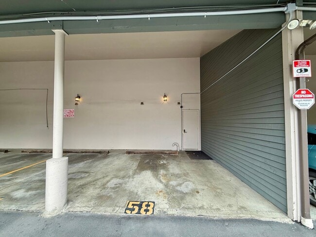 Building Photo - Beautiful 2 bed, 1 bath Shoreline Condo, $1975/mo.