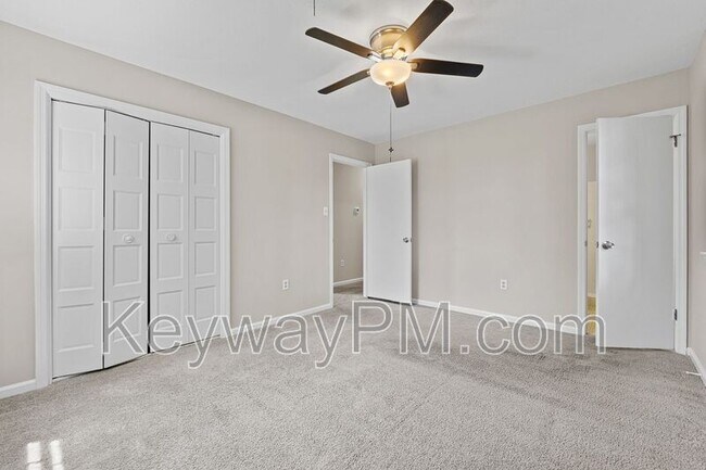 Building Photo - 122 Shadowood Dr