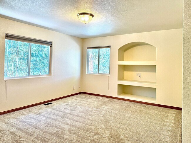 Building Photo - Warm & Spacious Woodmoor Home in a Fantast...
