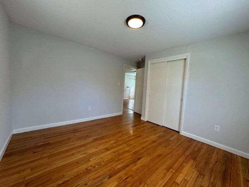 Building Photo - 98 Burnell Dr