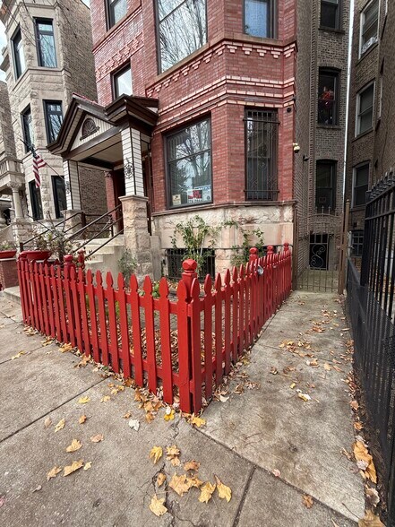 Building Photo - 3318 W Pierce Ave