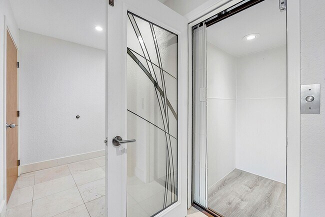 Building Photo - 40 Portside Dr