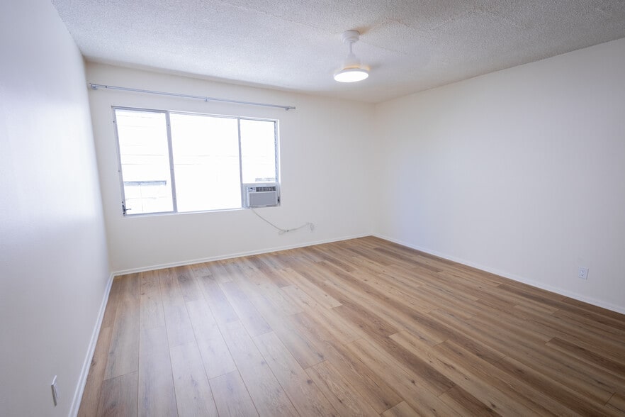 Building Photo - 5138 Hazeltine Ave
