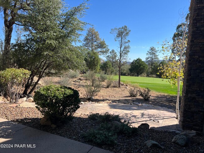 Building Photo - 671 Crosscreek Dr