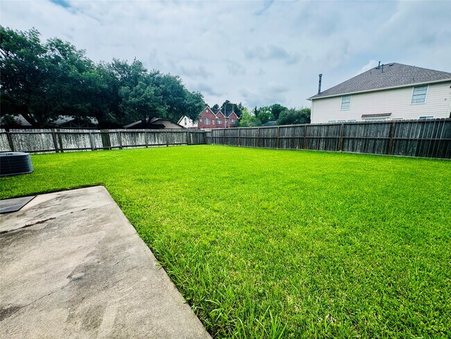 Building Photo - 17118 Amber Ridge Dr