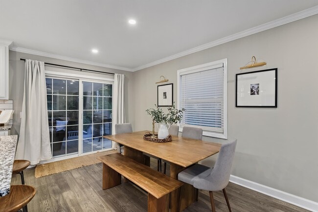 Building Photo - 112 Magnolia Cir