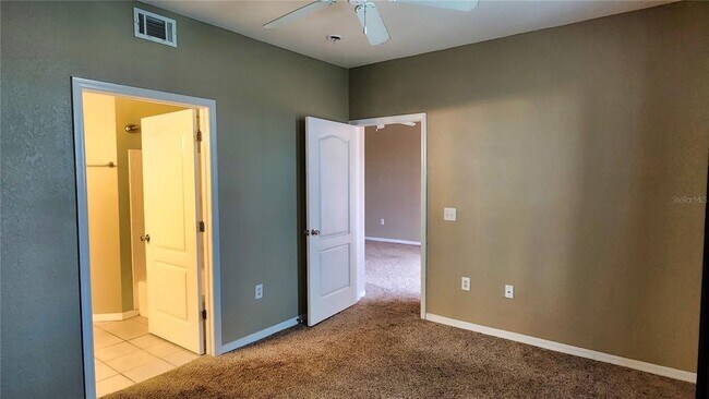 Building Photo - 4170 Central Sarasota Pkwy