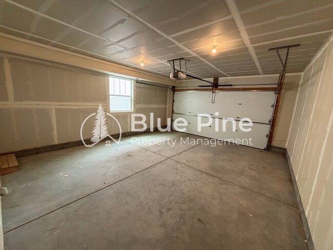 Building Photo - 1375 Latah Ave