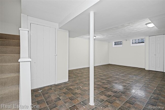 Building Photo - 556 Bloomfield Ct