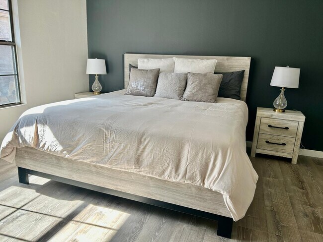 Building Photo - 4212 E Sandia St