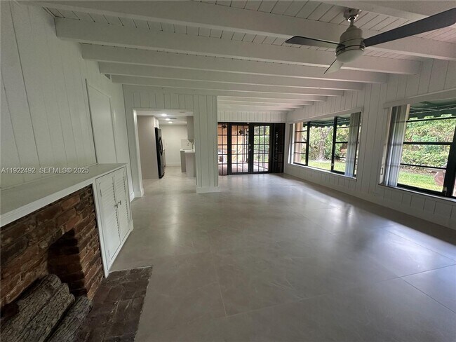 Building Photo - 6720 SW 50th Terrace