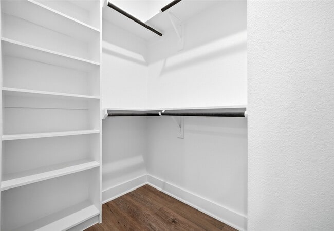 Building Photo - 2107 Esther Dr
